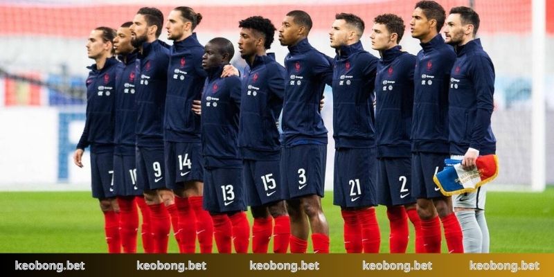 Chiến thuật theo dõi thông tin đội tuyển để dự đoán